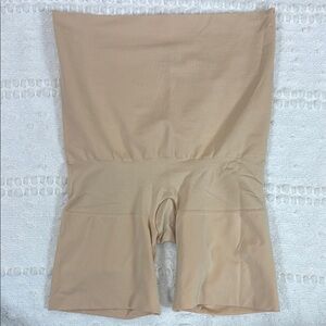 SPANX High-Waisted Shapewear Shorts in‎ Nude